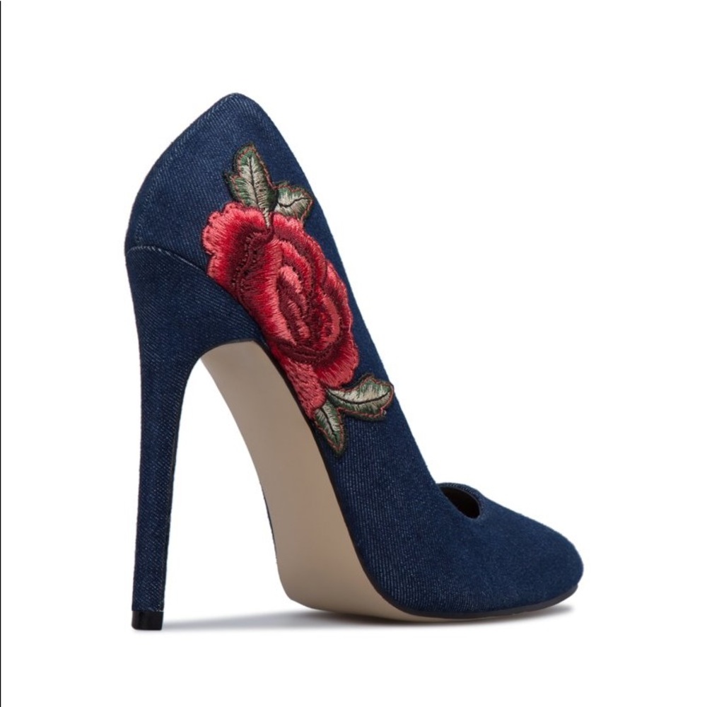 Simona Detailed Pumps - Picture 2 of 9